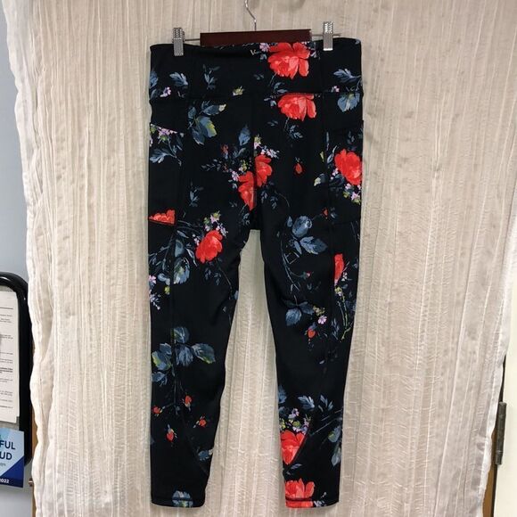 VS XL Essential Pocket Hi-Rise Crop Black Red Blue Pocket Legging - Picture 4 of 12